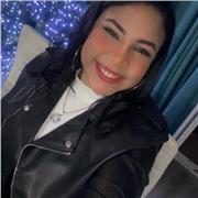 Profesora de español imparte clases a todas las edades